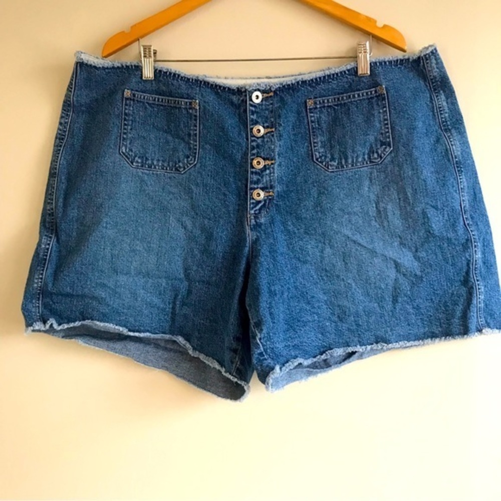 VENEZIA Women's Plus Sz 24 Blue Jean‎ Shorts  Stretch Denim Button Fly Raw Edge